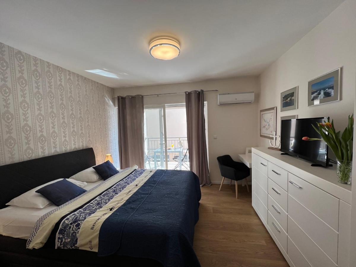 Studio Apartment Marina Mel Novi Vinodolski Exterior photo