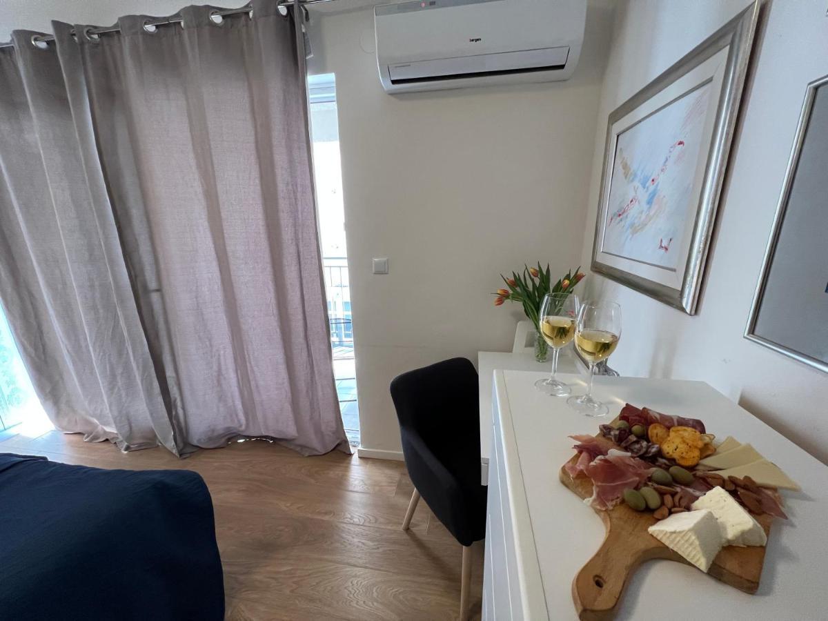 Studio Apartment Marina Mel Novi Vinodolski Exterior photo